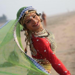 Bollywood dance con Queen Harish